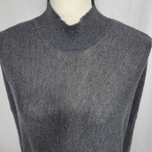 Romeo & Juliet Couture knit dress, mock neck, pockets, lightweight, size - Picture 4 of 7